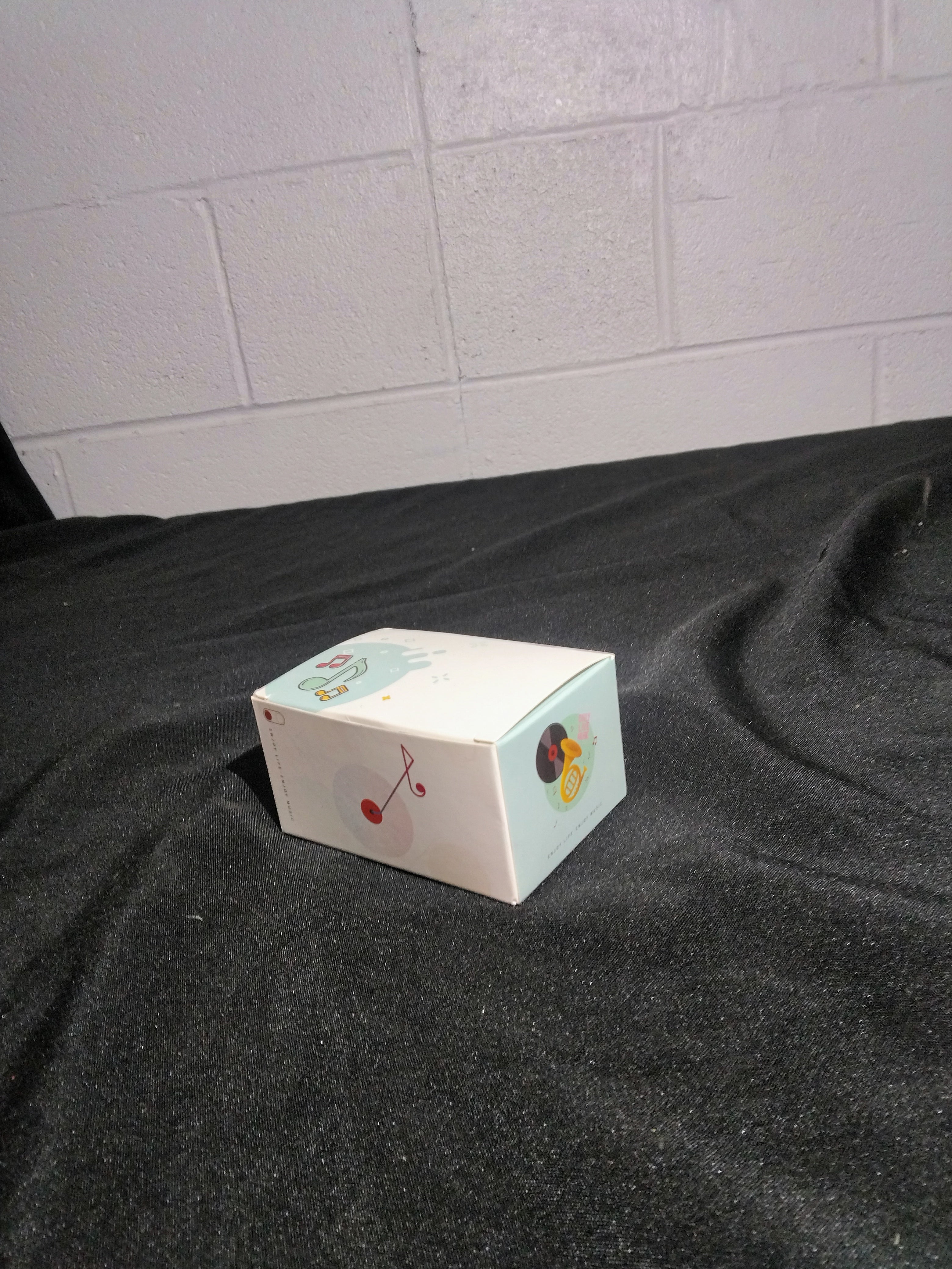 Wood Sunflower Musical Gifts for Mom Women from Daughters Sons Hand Crank Wooden Music Box Presents for Birthday Christmas Mother's Day Valentine's Day - Retail $ 12.99