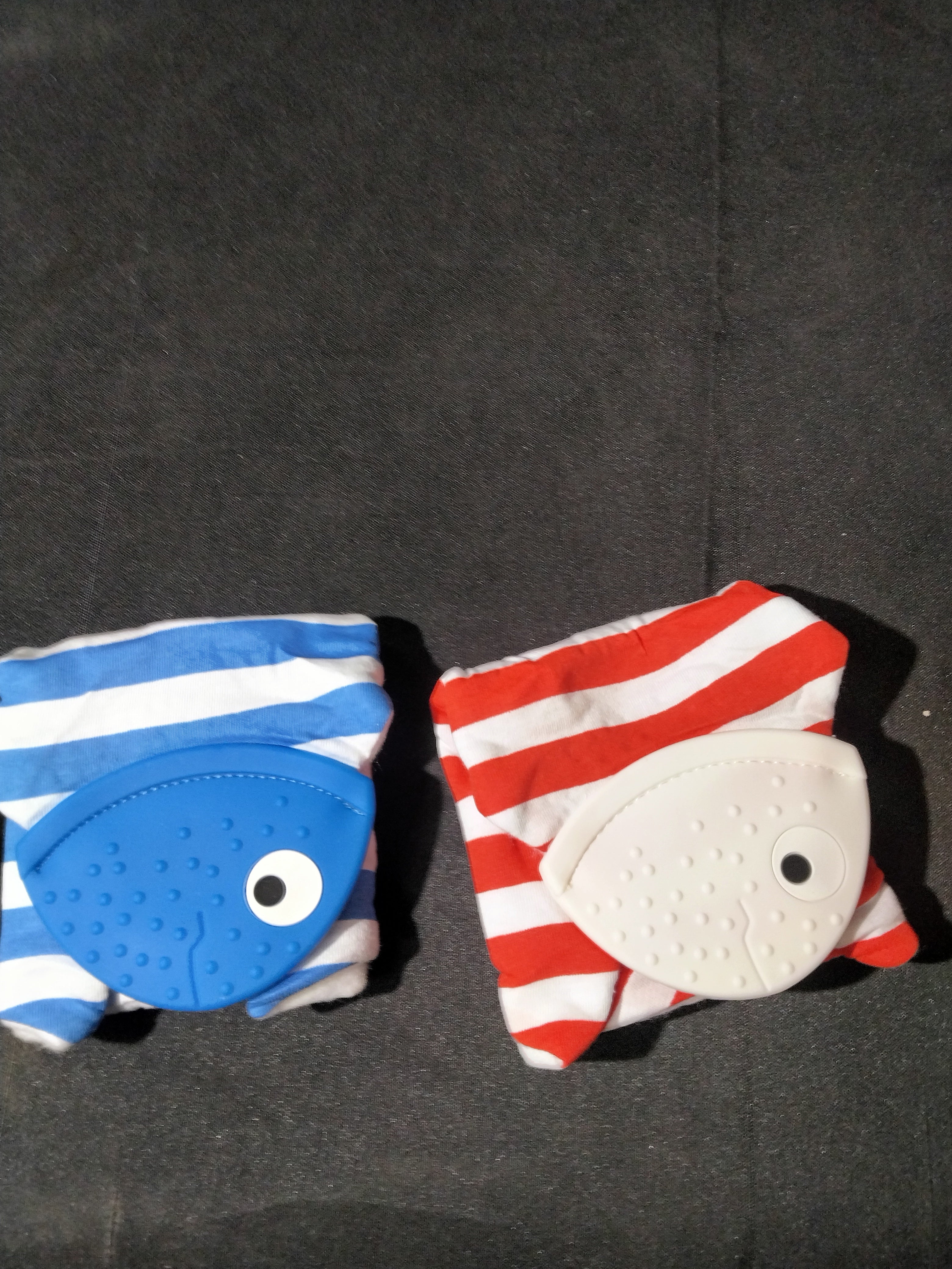 Navaris Baby Bibs with Teether - Soft, Colorful Bandana Bib Set with Teething Corner - For Babies 0-6 Months and Baby Bibs 6-12 Months - Set of 2 - Retail $27.99