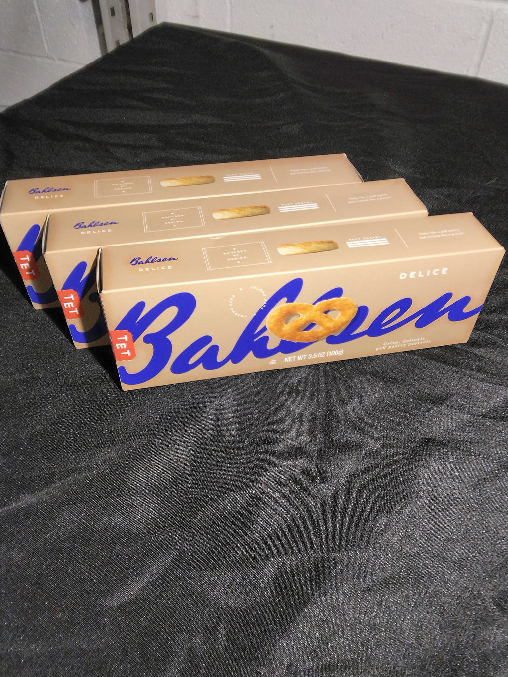 Bahlsen Delice Puff Pastry Gourmet Cookies Pretzel-Shaped Biscuits - 3.5 Ounce Box (3 Pack) - Retail $16.99