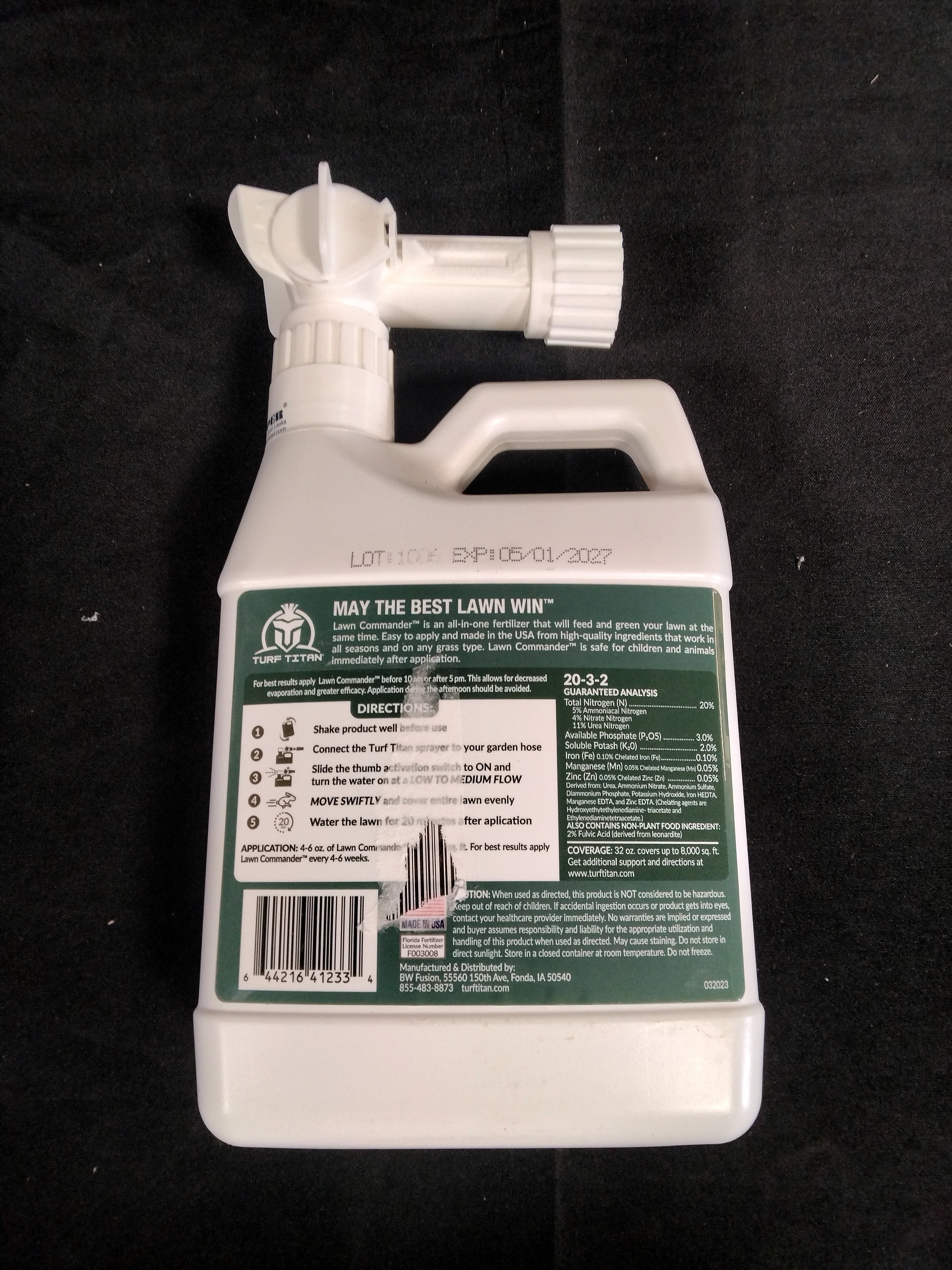 Turf Titan Lawn Commander with Hose, Lawn Fertilizer for Lawn Care, 32 oz - Retail $32.99