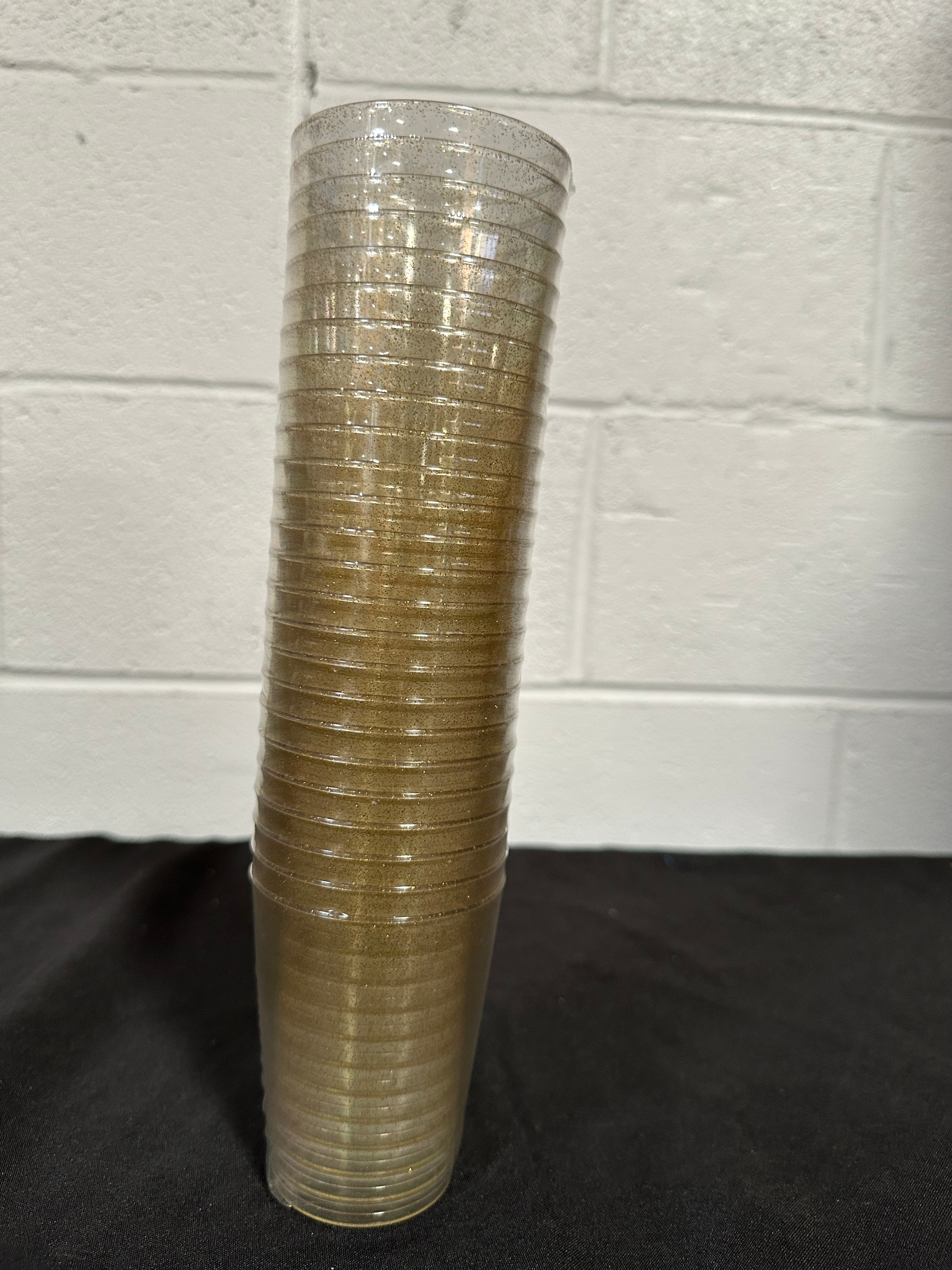 LESYAO 50Pcs 10 oz Glitter Plastic Cups for Party, Dazzling Cocktail Glasses for Wedding, Christmas, New Year Party disposable Gold Plastic Cups - Retail $33.99